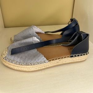 Old Navy Espadrilles Size 7 Navy- Like New